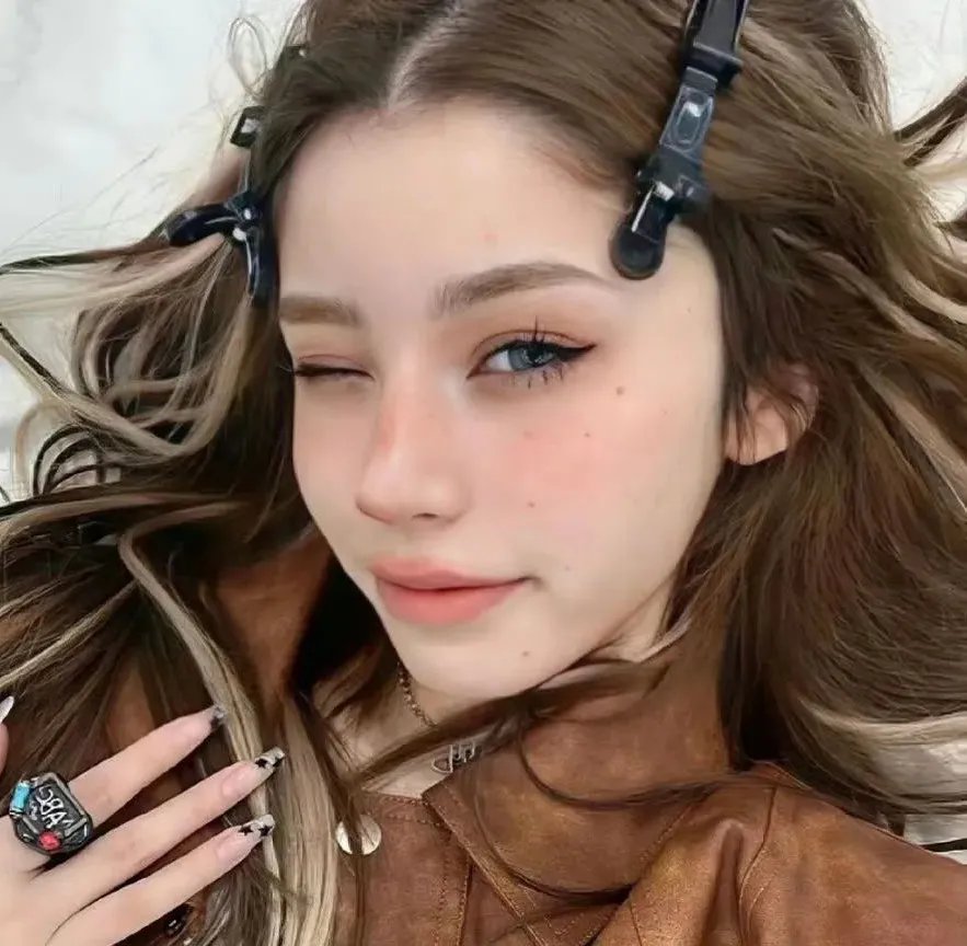 我的丫鬟是总监 封面
