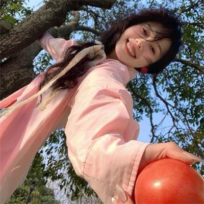 金发女郎 封面