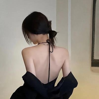虚拟偶像 封面
